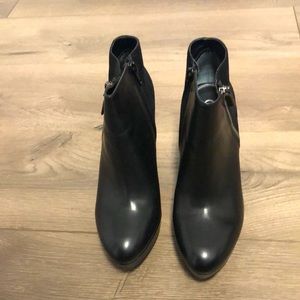 Black ankle platform Booties